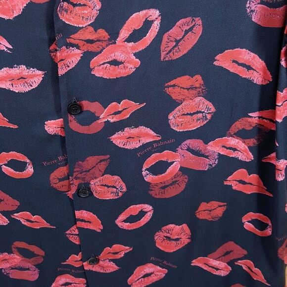 BALMAIN Shirt Mens Size 48 Black Button Up Short Sleeve Kiss All Over Logo $990 - Picture 2 of 12